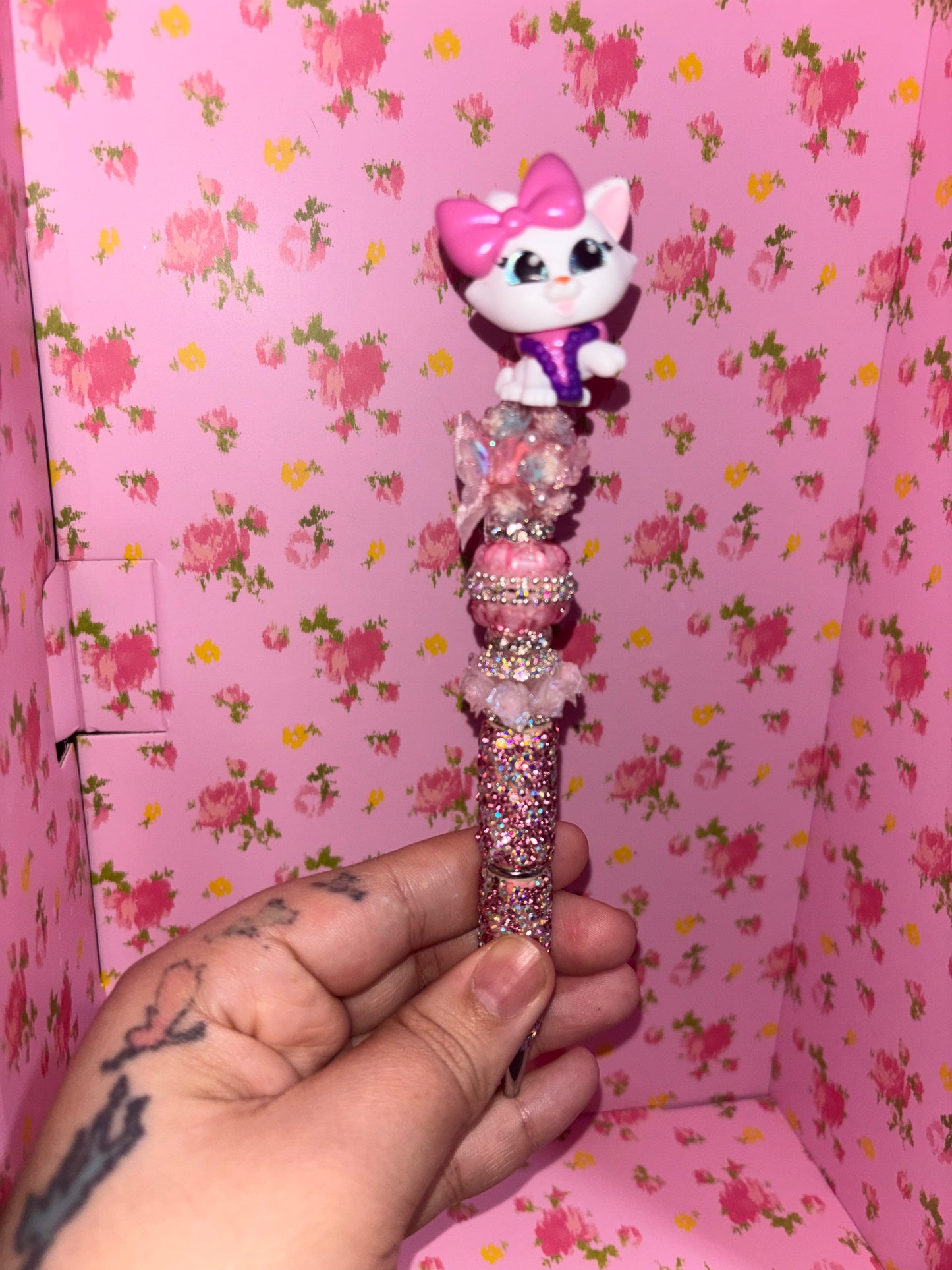 Marie’s Glam Bow Pen 💖✨